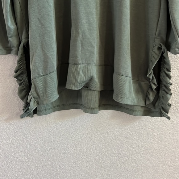 Cupio Olive Green 3/4 Length Sleeve Top Size M - Picture 2 of 4
